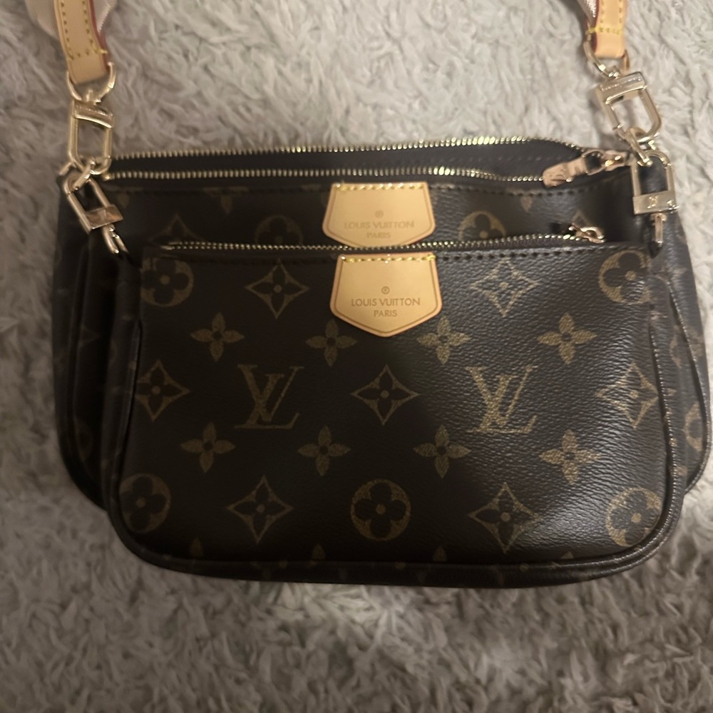 Louis Vuitton Monogram Crossbody Bag with Cream Strap - Picture 2 of 8